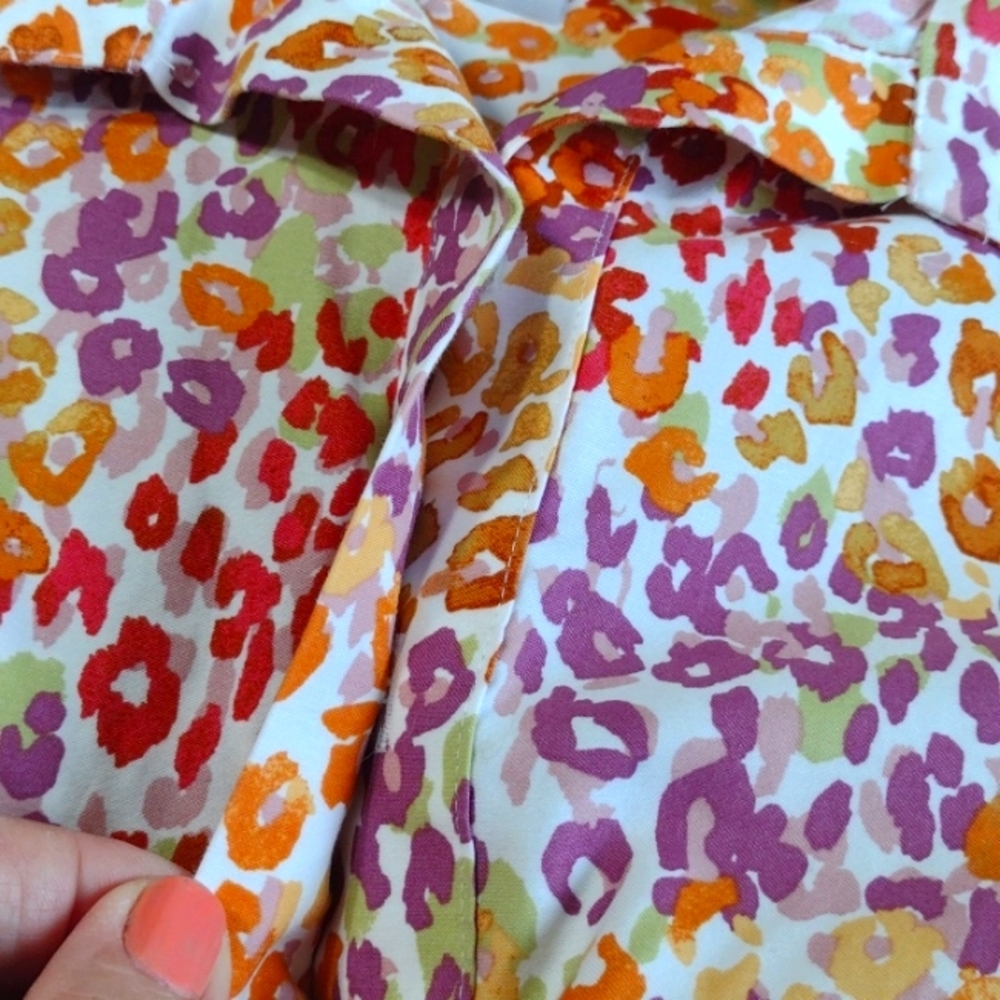 Chico's Multicolor Abstract Floral No Iron Blouse Size XL - Picture 7 of 7